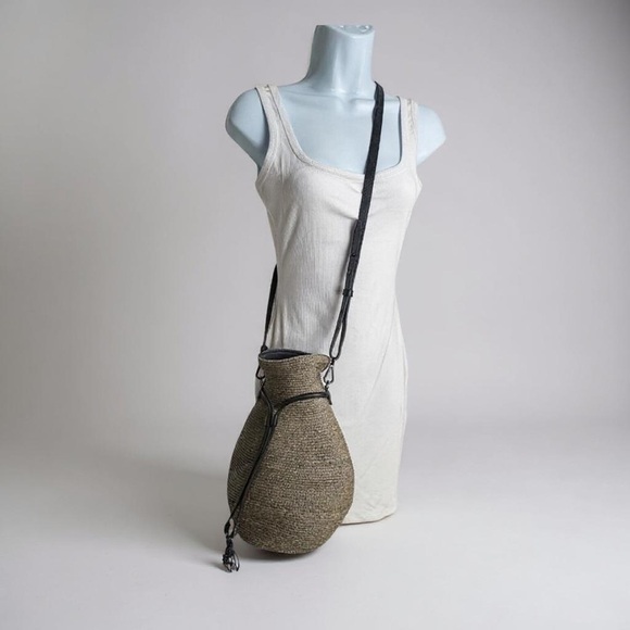 Helen Kaminski x Albus Lumen figura leather trimmed raffia handbag - Picture 3 of 13